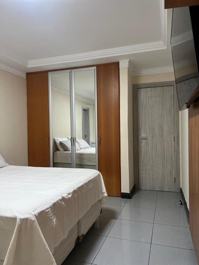 Em Edificio 100% Mobiliado Temporada Apartment